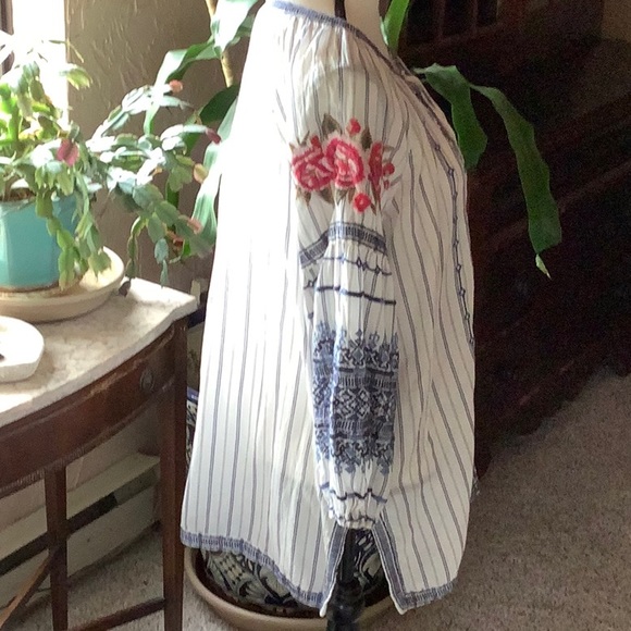 EUC Johnny Was Embroidered Peasant Top - Picture 4 of 7